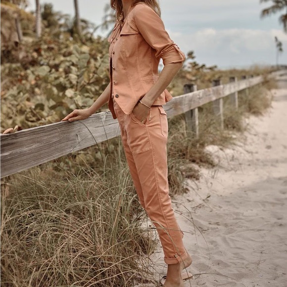 WHBM Midrise straight crop pants THIS SEASON - Picture 8 of 8